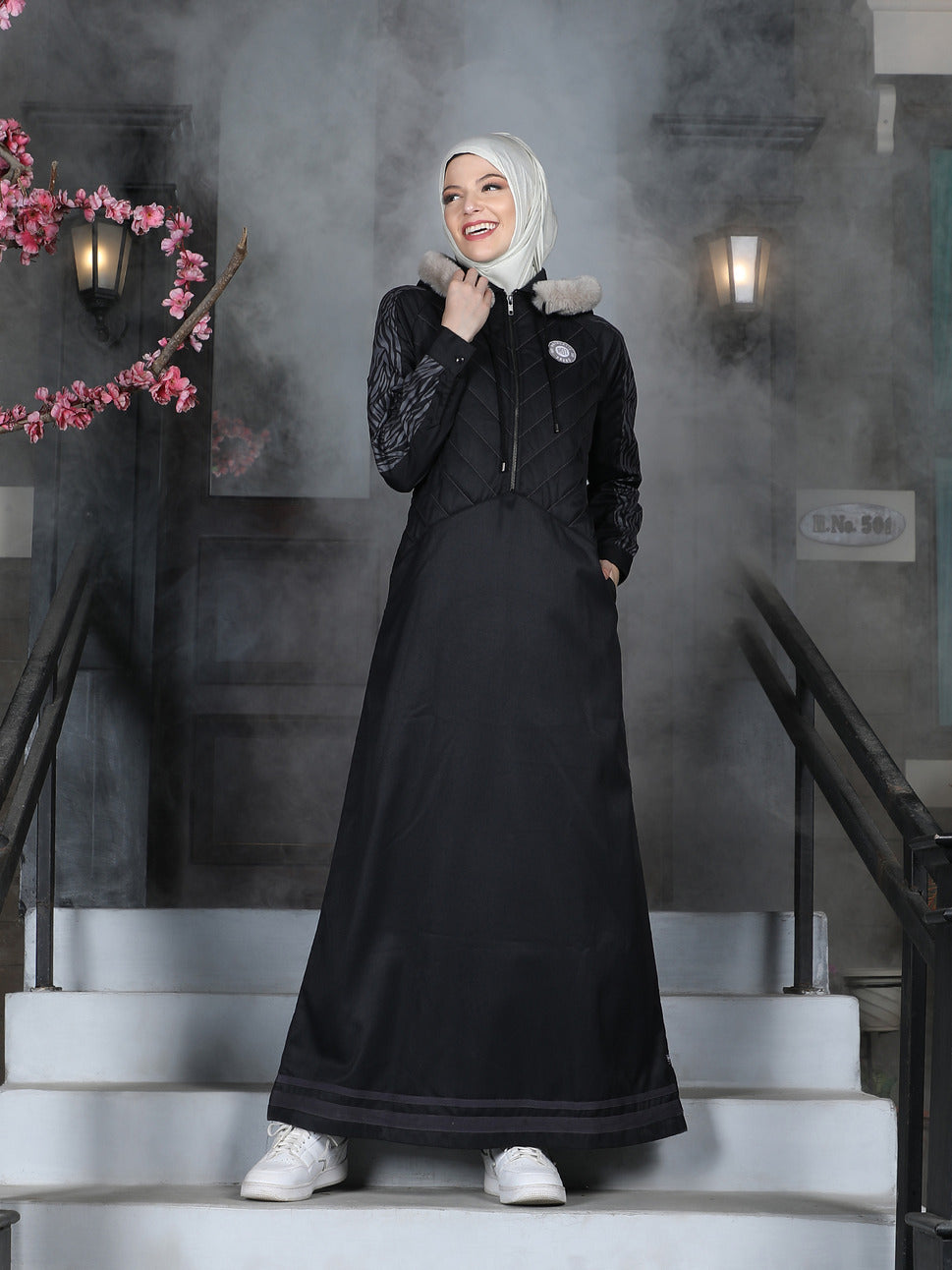 Black & Bold Hooded Winter Jilbab