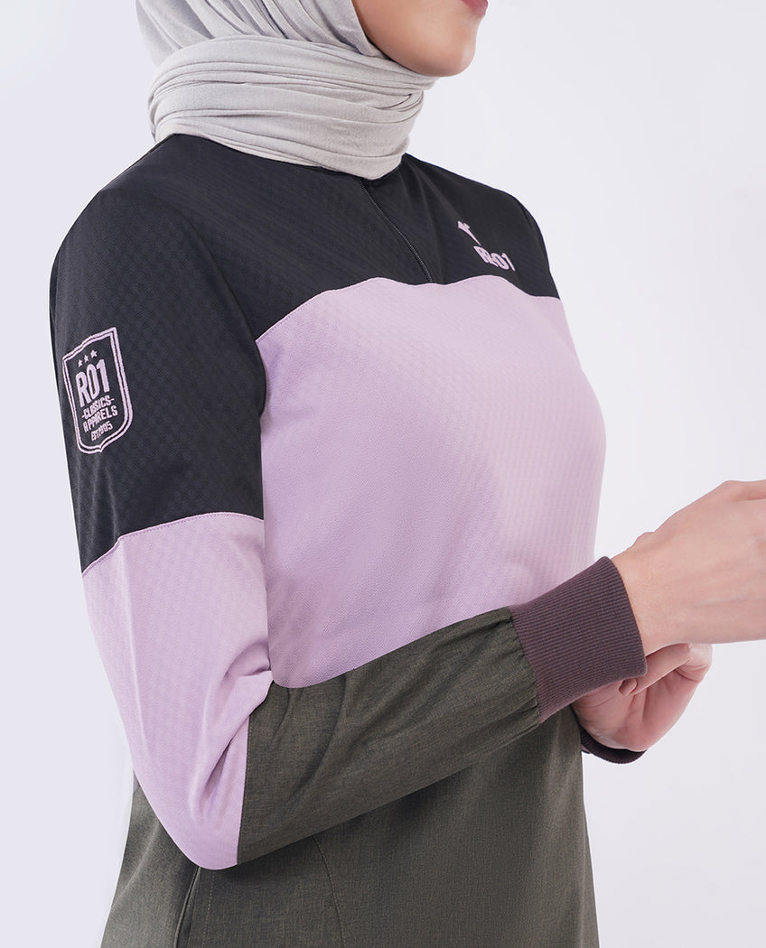جلباب زيتي ووردي بتفاصيل Color Block عصرية ولمسات أنثوية راقية