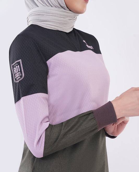 جلباب زيتي ووردي بتفاصيل Color Block عصرية ولمسات أنثوية راقية