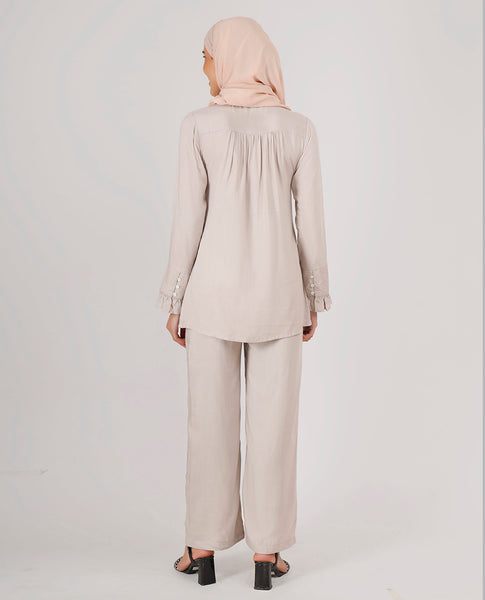 Soft pink set with wide sleeves