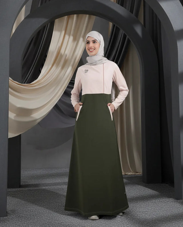 جلباب زيتي ووردي بتصميم عصري
